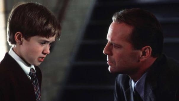 Los secretos de "Sexto Sentido": del enigmático final a la tierna relación entre Haley Joel Osment y Bruce Willis