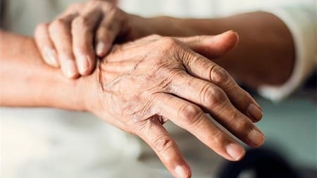 "Cada vez hay más pruebas": el factor impensado que podría aumentar el riesgo de sufrir Parkinson
