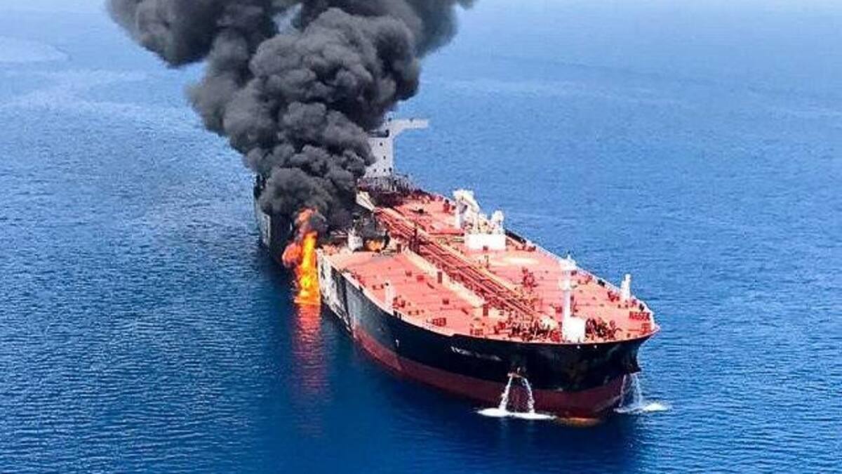 Ataque a buques petroleros - Reuters