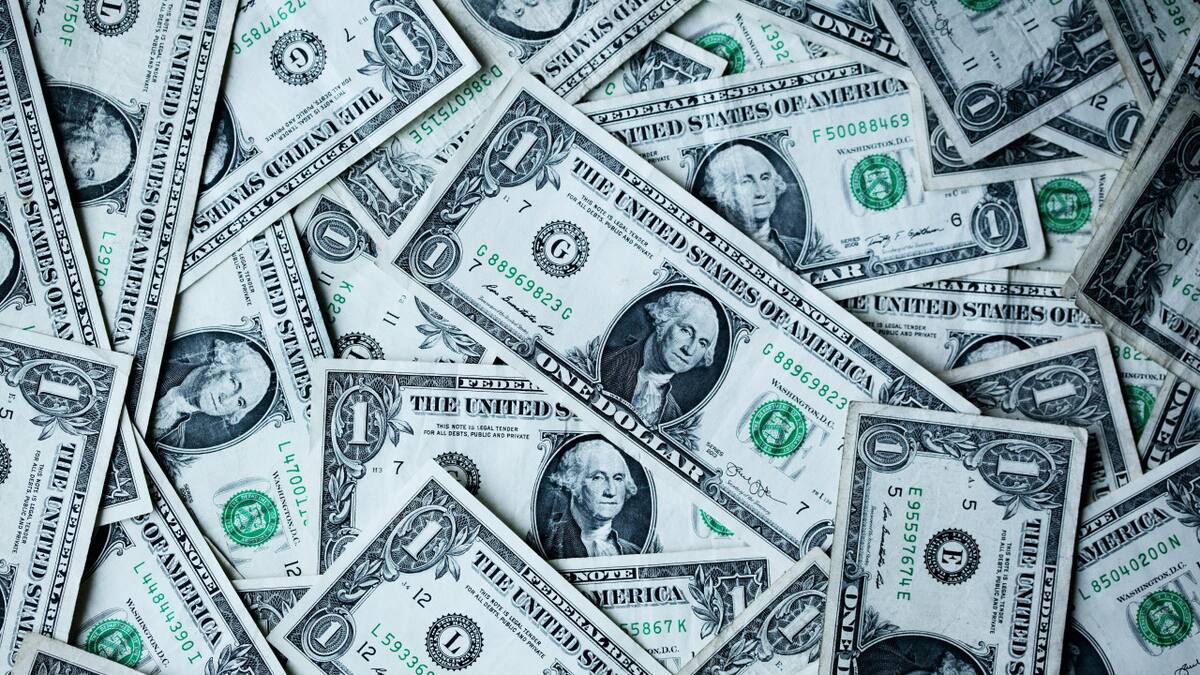 Dólar. Foto: Unsplash.