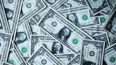 Dólar. Foto: Unsplash.