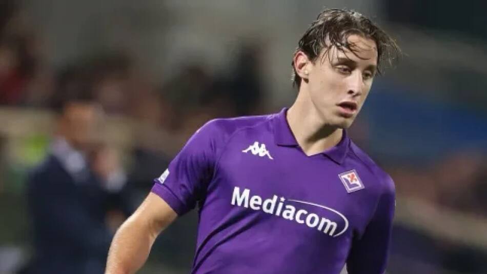 Edoardo Bove, jugador de la Fiorentina que colapsó en medio de un partido. Foto: NA.