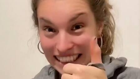 La chica que empezó cerámica y sus amigas se burlaron. Foto: captura de video.