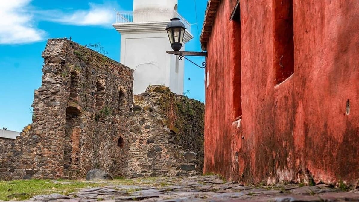 La ciudad uruguaya detenida en el tiempo que “separa parejas”: la historia de Colonia, una joya reconocida por la UNESCO