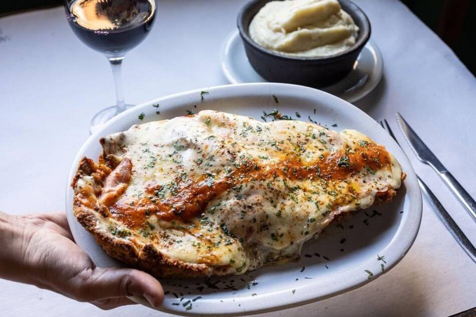 Milanesa de "Mondongo y Coliflor". Foto: Instagram / mondongoycoliflor.