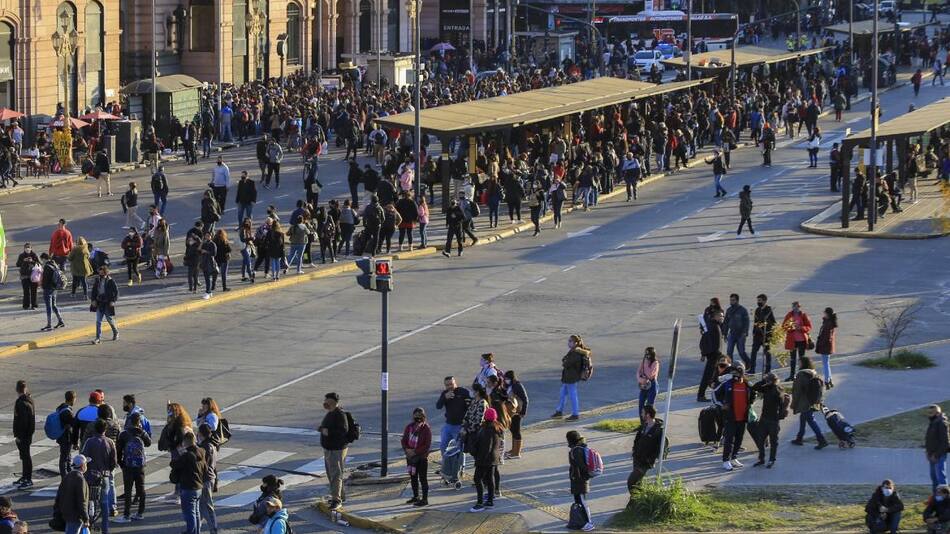 Manifestantes levantaron el corte en las vías del Tren Roca, NA