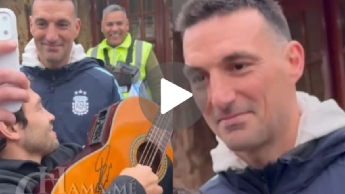 El entrenador de la Selección Argentina fue sorprendido por un grupo folklórico en la puerta de su casa en Pujato.