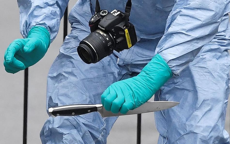 Hombre armado con cuchillo en Parlamento británico (Reuters)