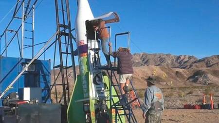 Mike Hughes, muerte en cohete casero, Tierra Plana. piloto