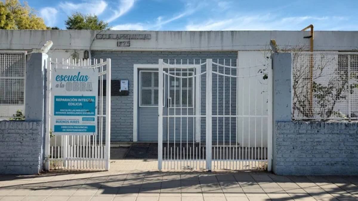 El colegio de Bahía Blanca donde sucedió el ataque. Foto: NA
