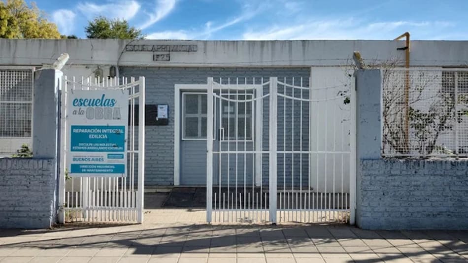 El colegio de Bahía Blanca donde sucedió el ataque. Foto: NA