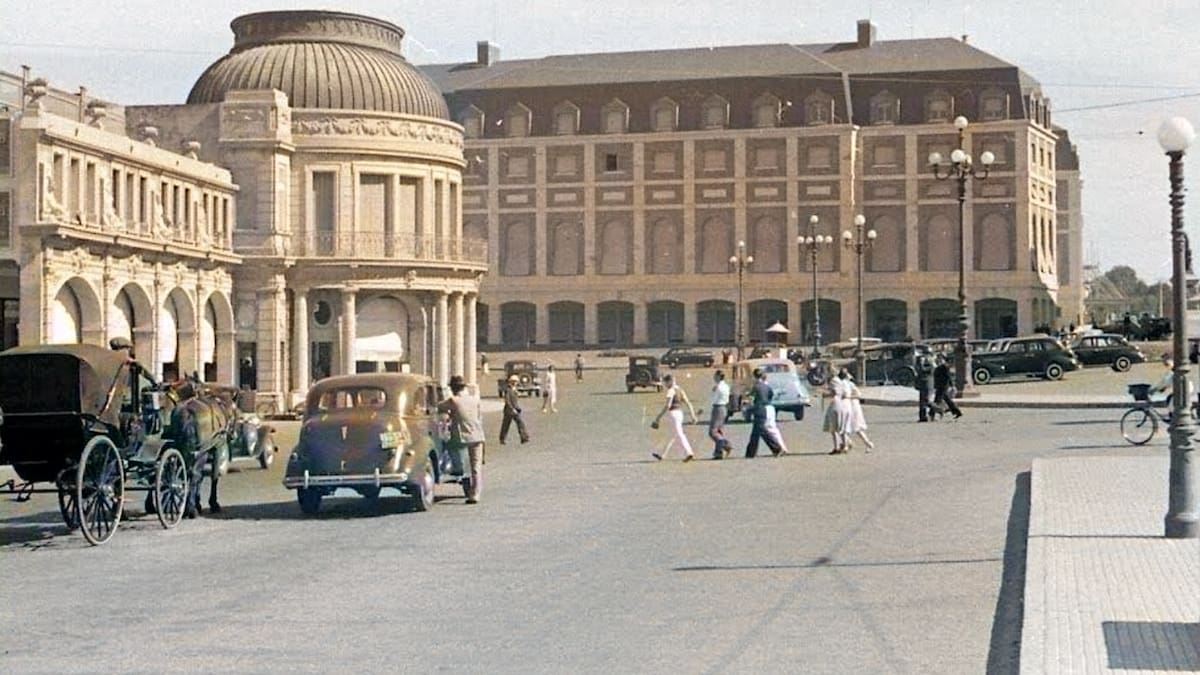 Una de las pocas fotos donde se ve la antigua Rambla Bristol y el Casino