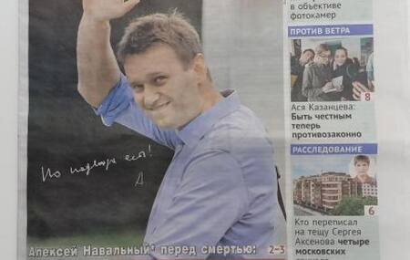 Diario ruso Sobesednik con la imagen de Alexei Navalny.