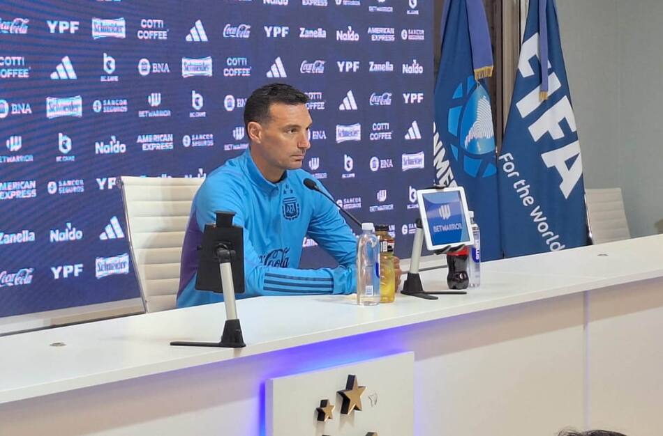 Conferencia de prensa de Lionel Scaloni. Foto: NA.