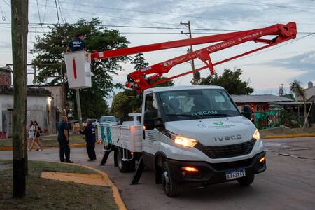 Vecinos y vecinas destacaron la modernización del alumbrado público en Pico de Oro.
