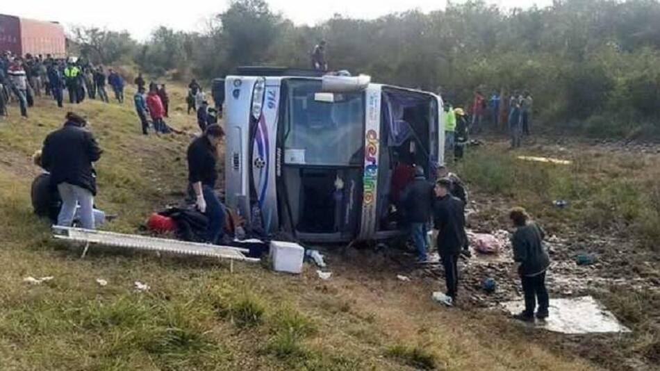 Accidente fatal de micro con jubilados en Tucumán