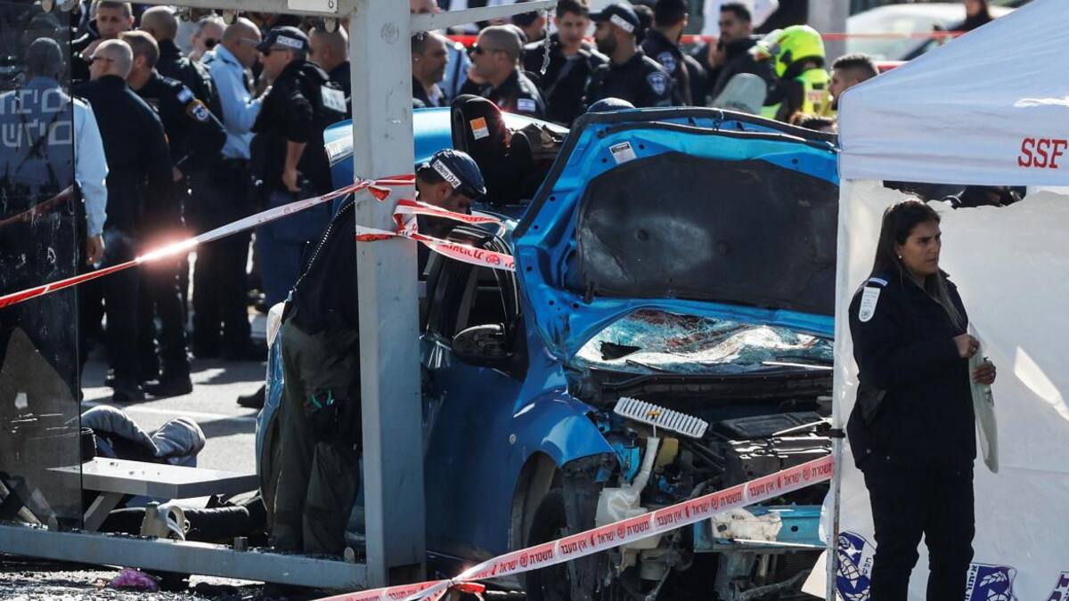 Atentado contra una parada de colectivos en Jerusalen. Foto: REUTERS.