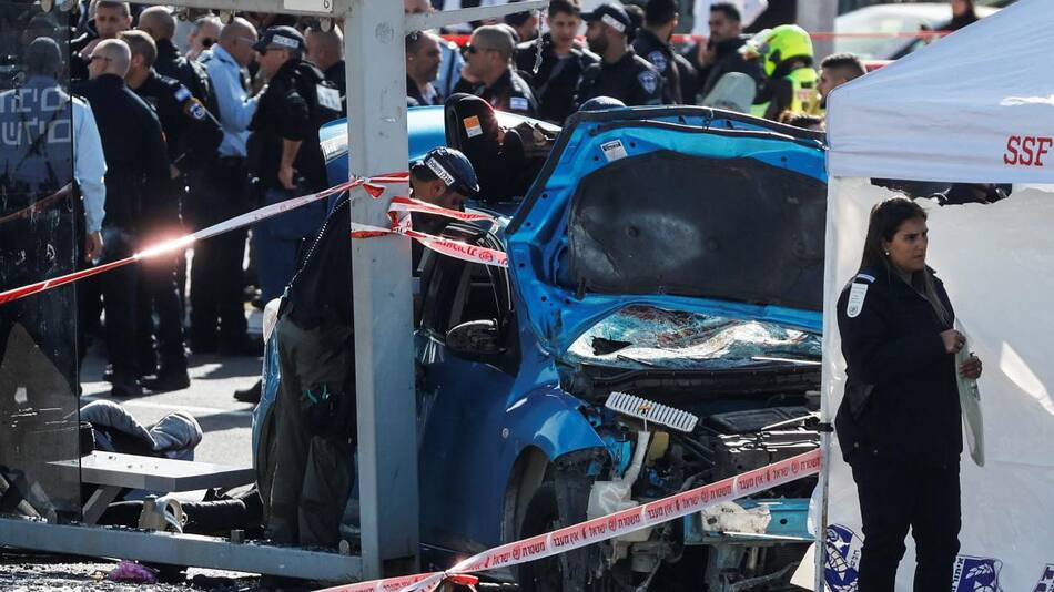 Atentado contra una parada de colectivos en Jerusalen. Foto: REUTERS.