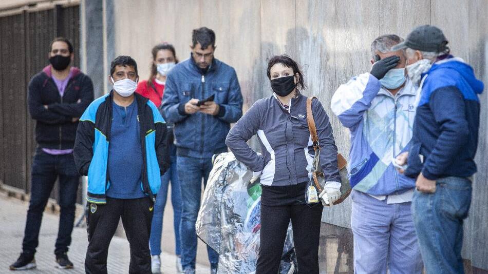 Coronavirus, Argentina, gente en la calle, NA