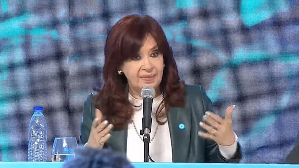 Cristina Kirchner contra Eduardo Eurnekian: "Los empresarios hacen concurso para ver quién dice la boludez más grande"