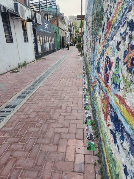 Instalación en memoria de la "Mujeres de consuelo" en el Barrio Coreano de Flores, en CABA. Foto: Gentileza Pilar Álvarez