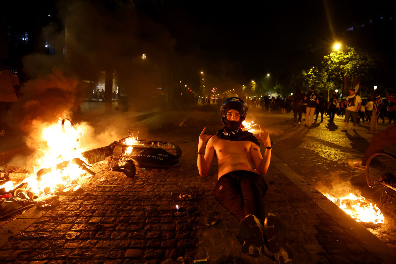 Incidentes en París tras el título de PSG por Champions League. Foto: REUTERS/Abdul Saboor.