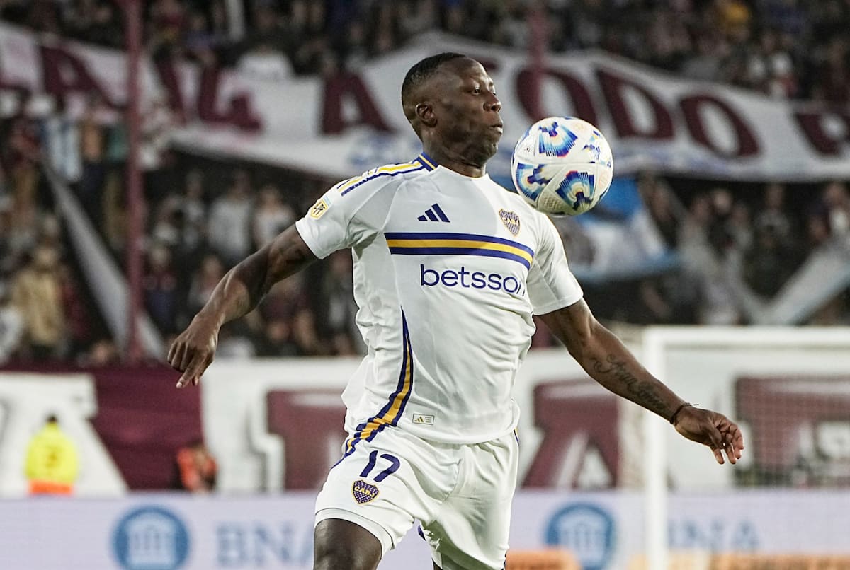 Luis Advíncula; Boca vs Lanús. Foto: X @BocaJrsOficial