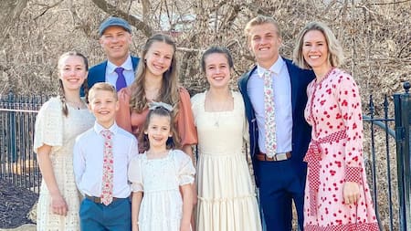 Ruby Franke junto a su familia. Foto: Instagram @moms_of_truth.