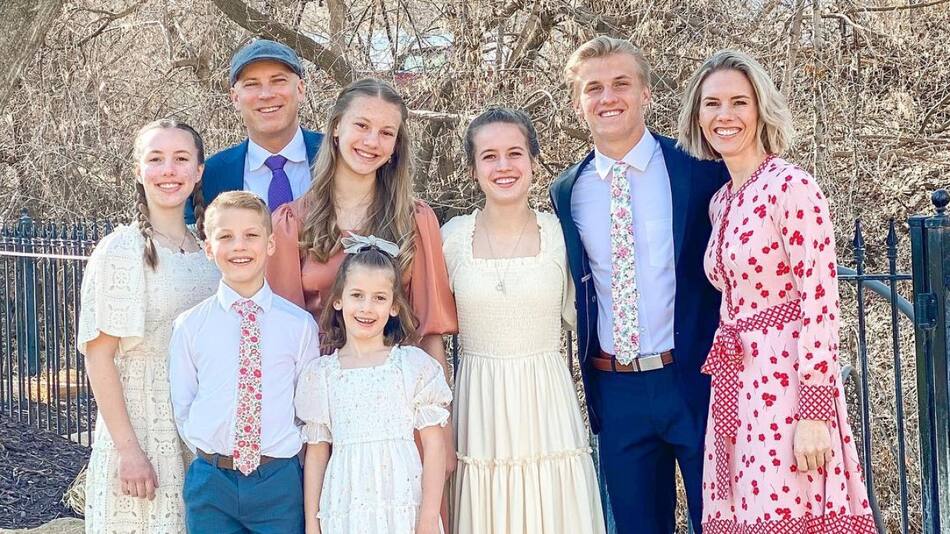 Ruby Franke junto a su familia. Foto: Instagram @moms_of_truth.