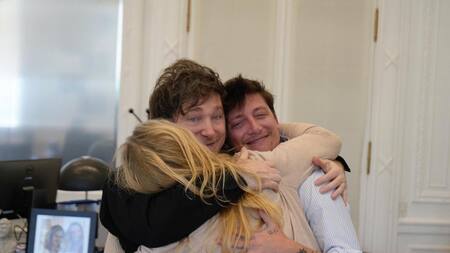 Santiago Caputo se afilió a La Libertad Avanza en CABA. Foto: X @LLA_CABA