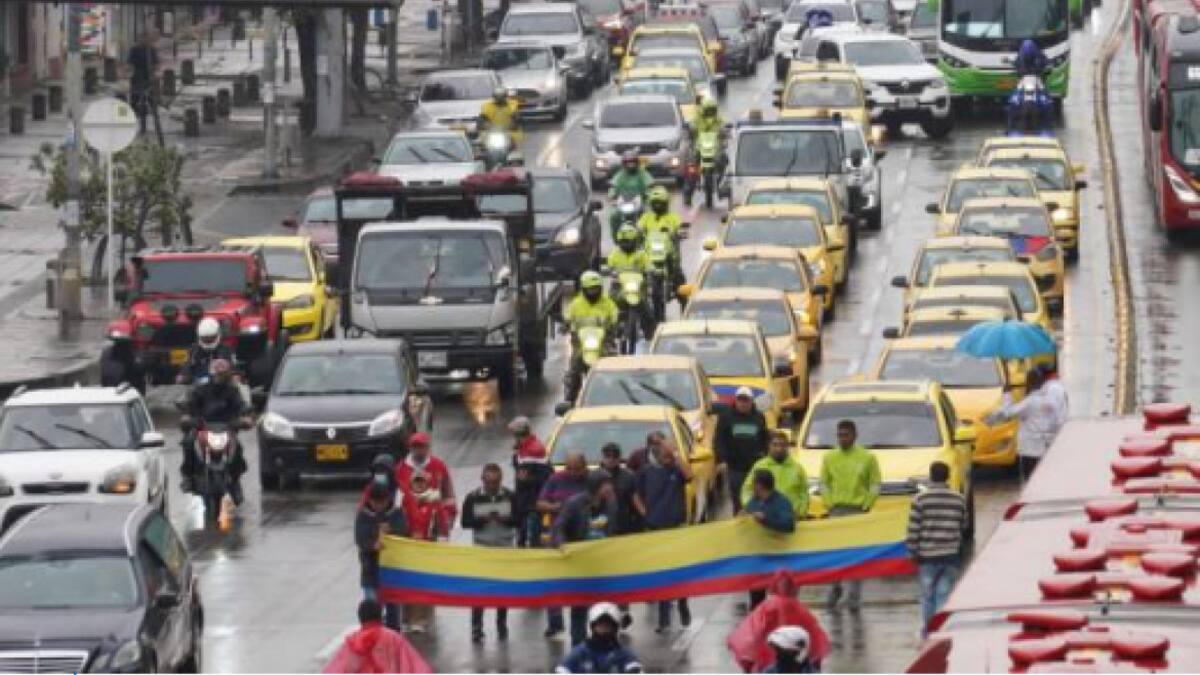 Varios conductores se movilizan hasta el Ministerio de Transporte. Foto: El Tiempo.