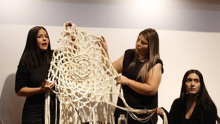 Activistas ambientales presentan el proyecto "Medusa". Foto: EFE.