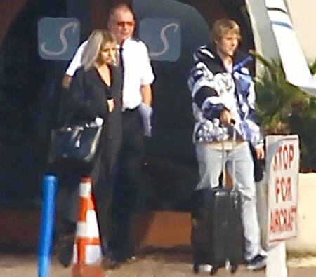 Selena Gomez y Justin Bieber de viaje en un avión privado