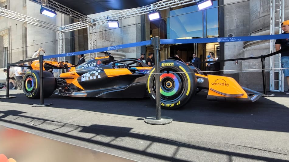 La réplica del McLaren MCL39 que dominó la temporada 2025 de la Fórmula 1.