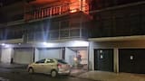 Incendio en un edificio en Caballito: rescataron a una mujer de 102 años y hospitalizaron a vecinos