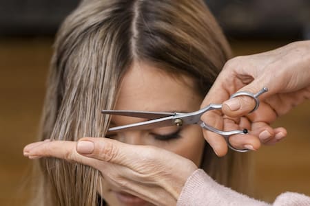 Corte de pelo; cabello; peluquería. Foto: Freepik.