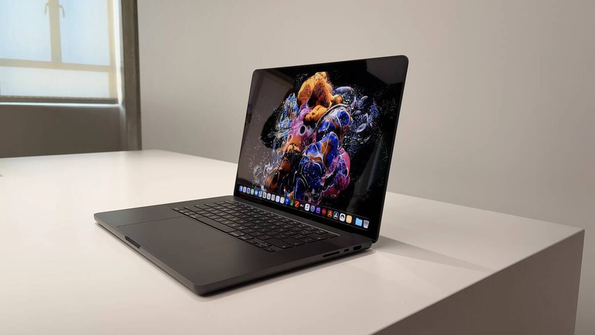 Apple lanzó la MacBook Pro táctil