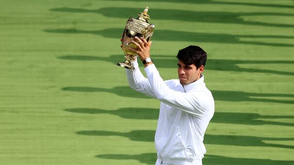Final de Wimbledon: Alcaraz aplastó a Djokovic y obtuvo su cuarto título de Grand Slam