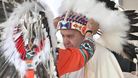 El papa Francisco pidió disculpas a sobrevivientes indígenas