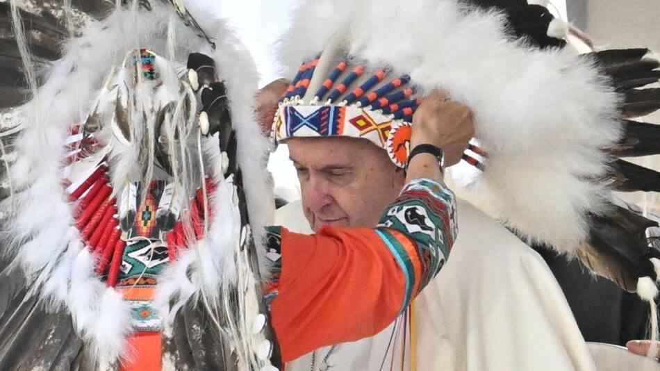 El papa Francisco pidió disculpas a sobrevivientes indígenas