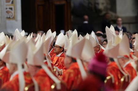 Los cardenales elegirán un nuevo papa. Foto: REUTERS/Murad Sezer.