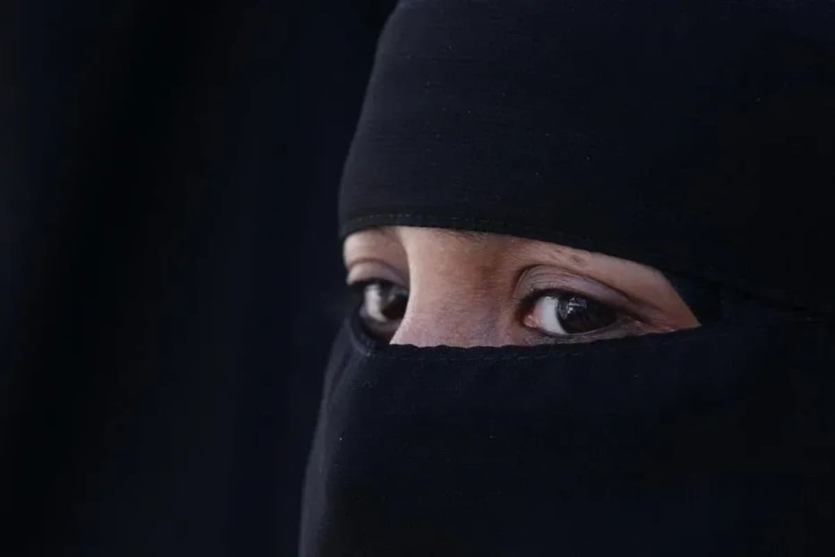 Burka usado en mujeres.