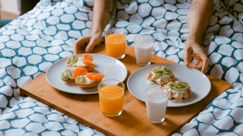 Desayuno, yogurt, comida, fruta. Foto: Unsplash