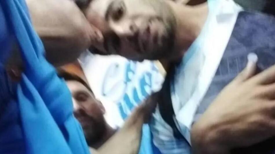 Fernando Palacios pudo capturar dos fotos con Lionel Messi. Twitter