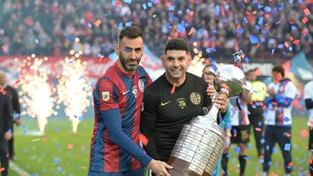 Sebastián Torrico y Néstor Ortigoza; despedida. Foto: Twitter @SanLorenzo.