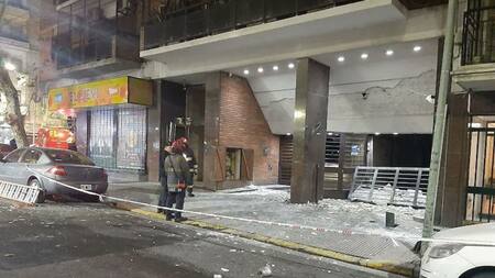 Explotó una caldera en la madrugada en Recoleta: 70 personas afectadas y gran daño al edificio