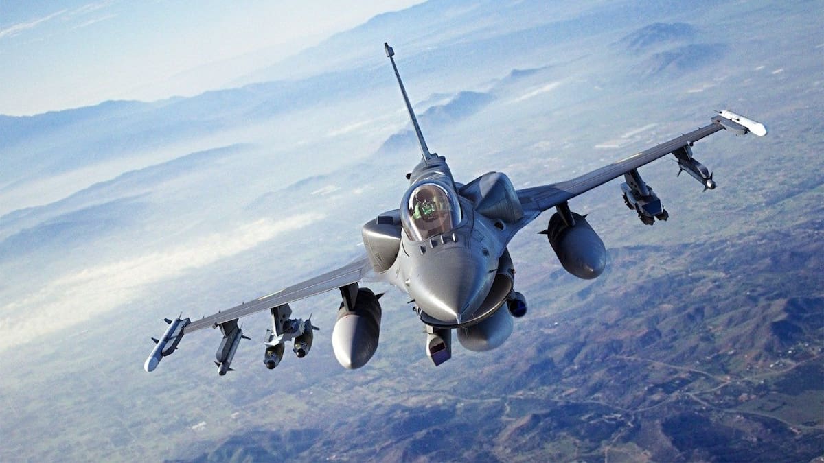 Avión caza F-16 Block 70.