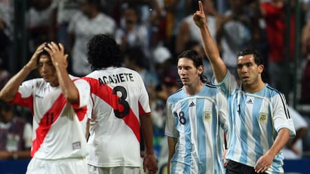 Argentina y Perú se enfrentaron en la Copa América 2007. Foto: NA.