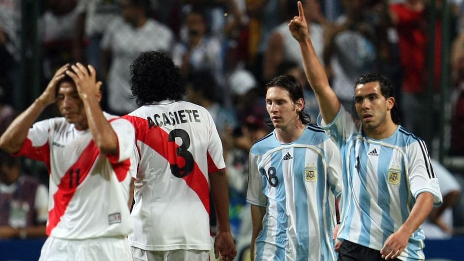 Argentina y Perú se enfrentaron en la Copa América 2007. Foto: NA.