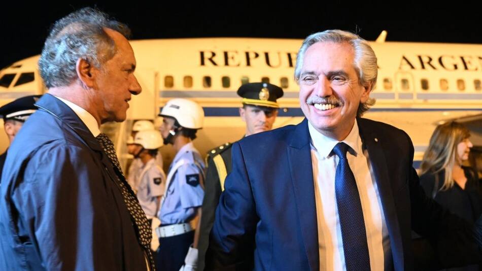 Alberto Fernández llega a Brasilia para la Unasur. Foto Twittter @CasaRosada.